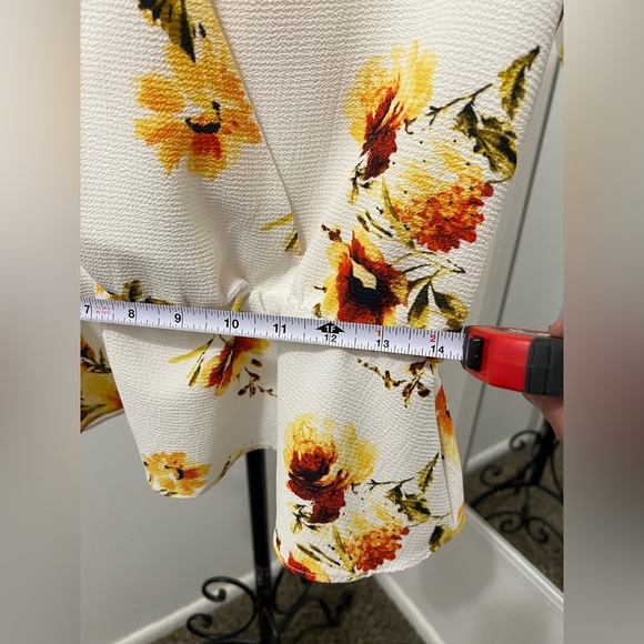 Socialite Floral Blouse in Yellow and Red - Picture 5 of 7